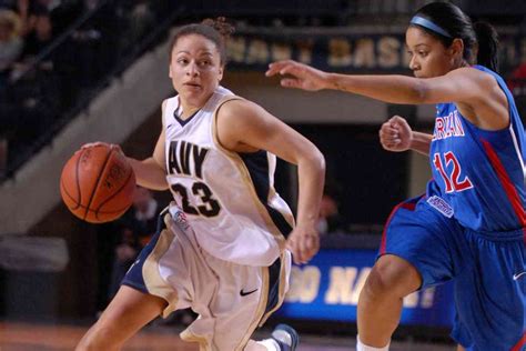 does women's basketball have quarters? how the structure impacts the game and player dynamics